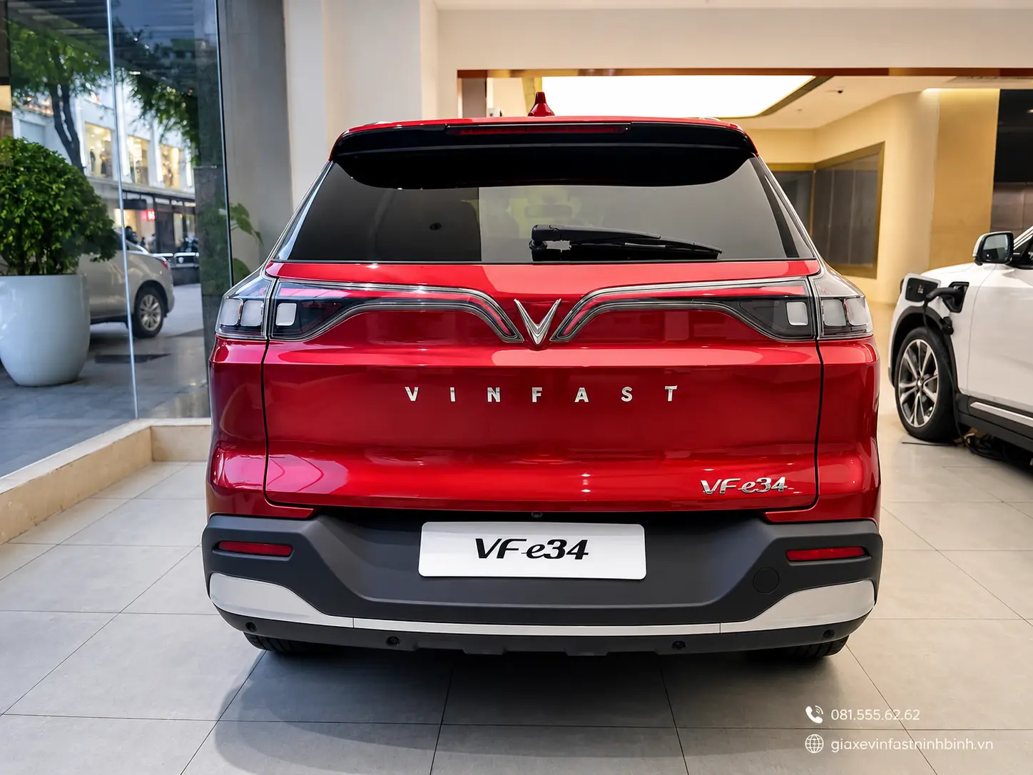 Đuôi xe VinFast Nerio Green màu đỏ