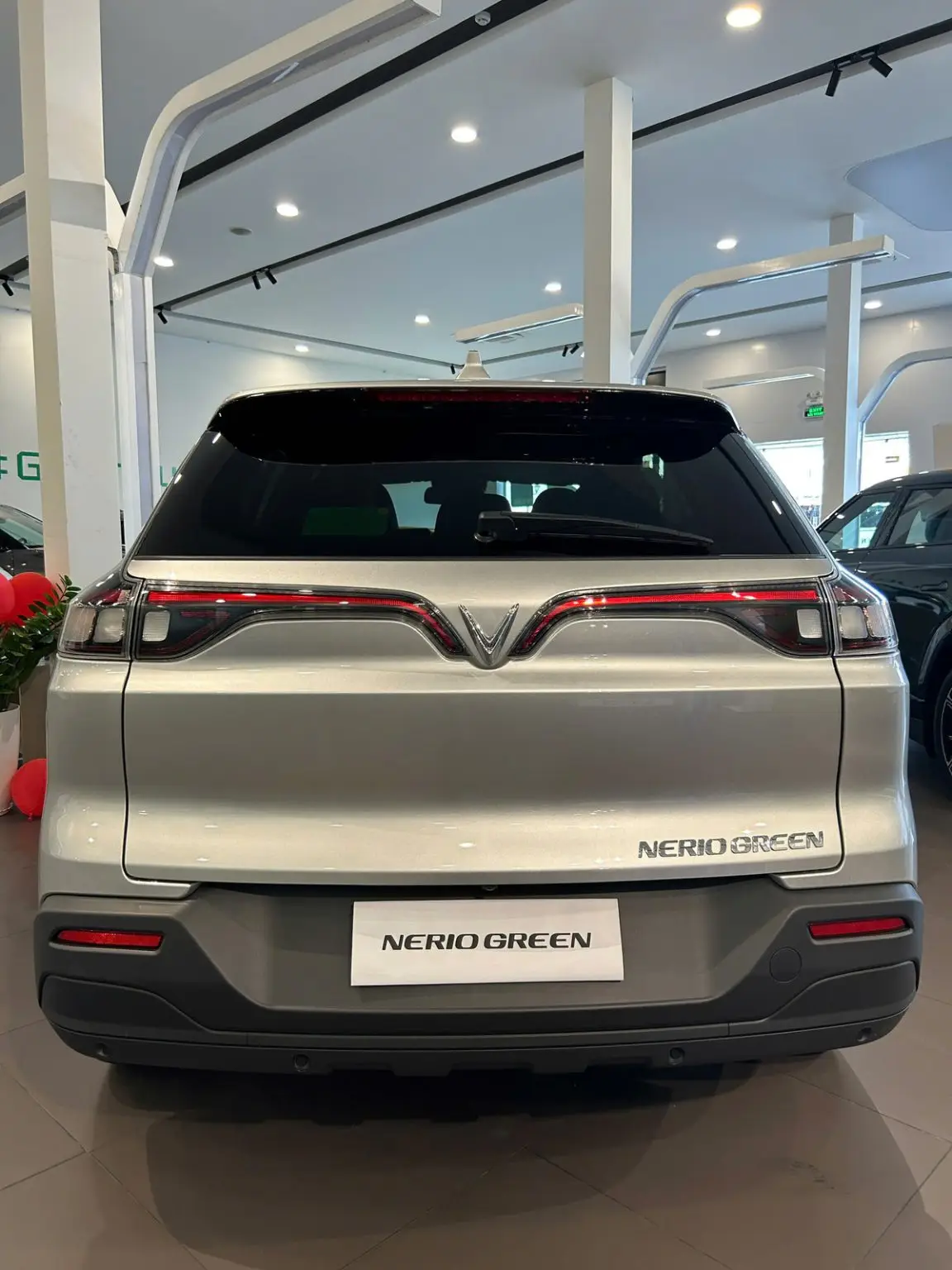 Đuôi xe VinFast Nerio Green