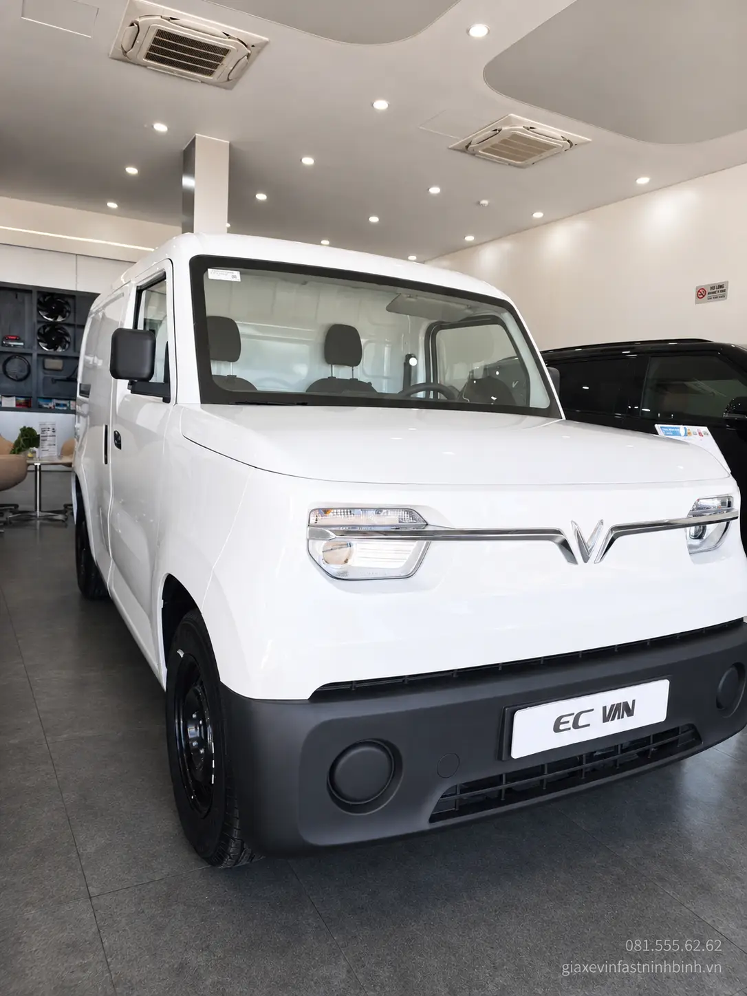 Đầu xe góc nghiêng VinFast EC Van