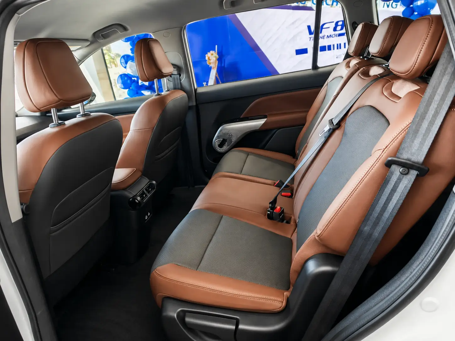Hàng ghế thứ 2 VinFast MPV 7