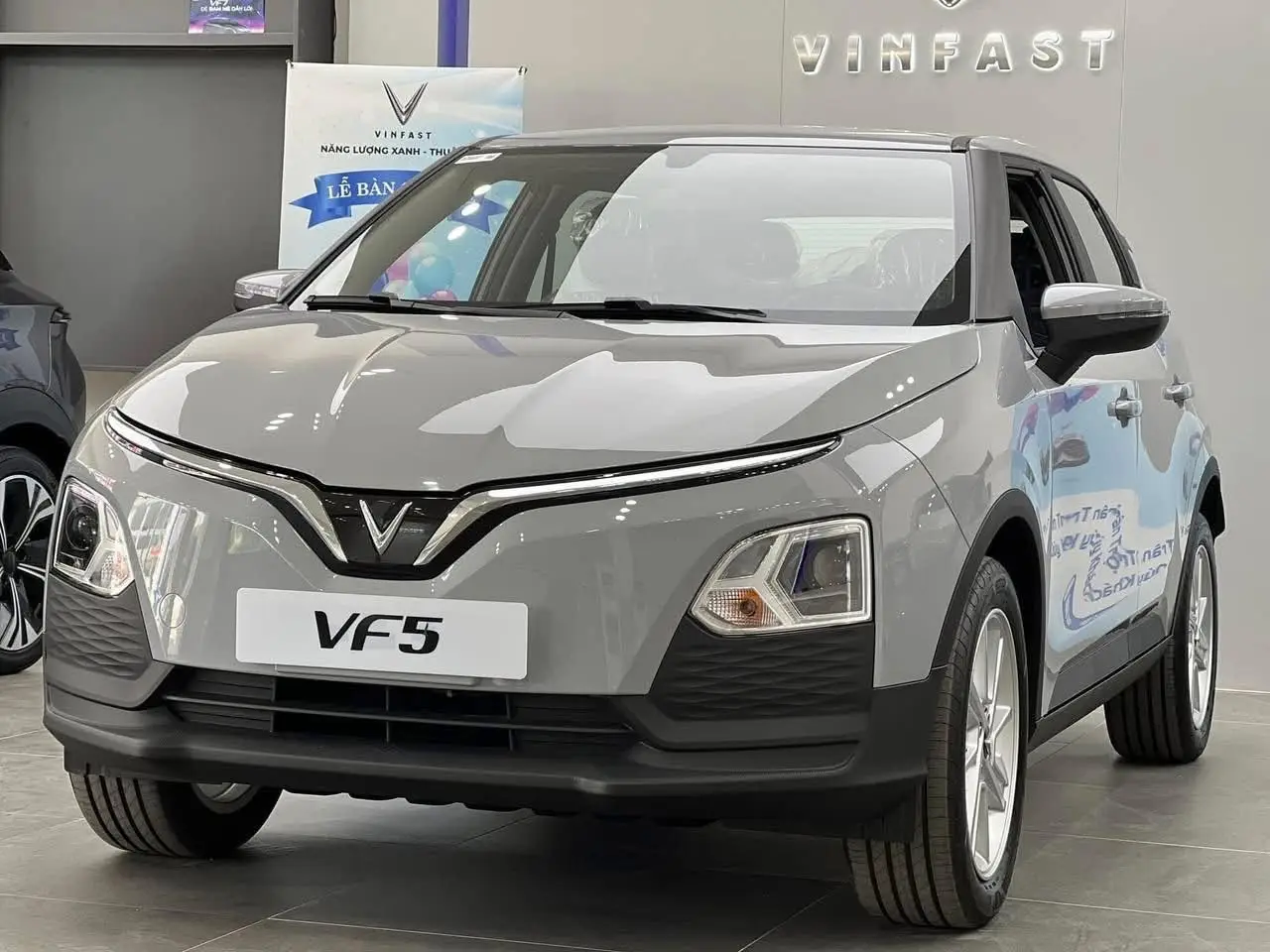 Mặt trước VinFast VF 5 Ninh Bình