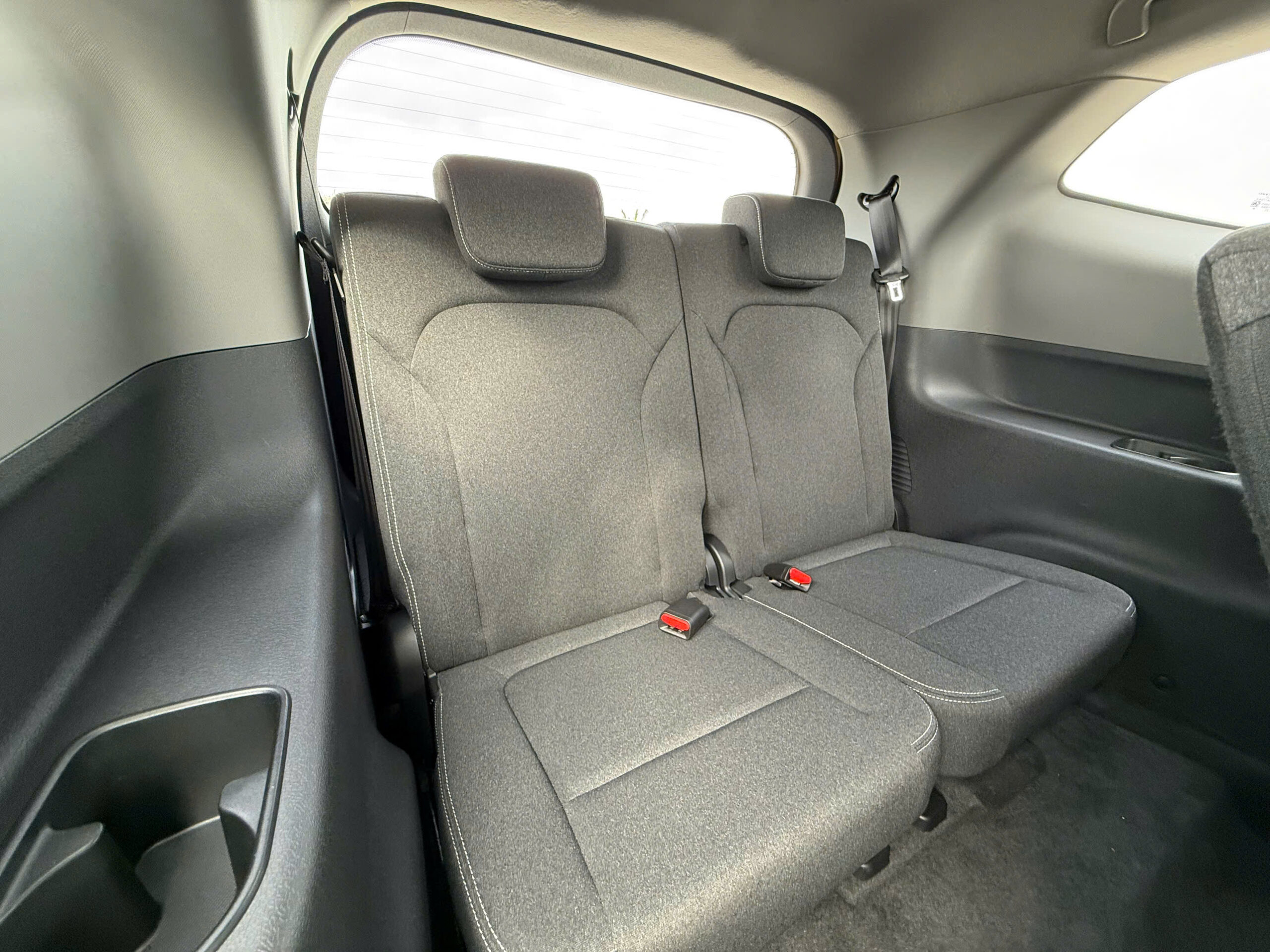 Hàng ghế thứ 3 VinFast Limo Green