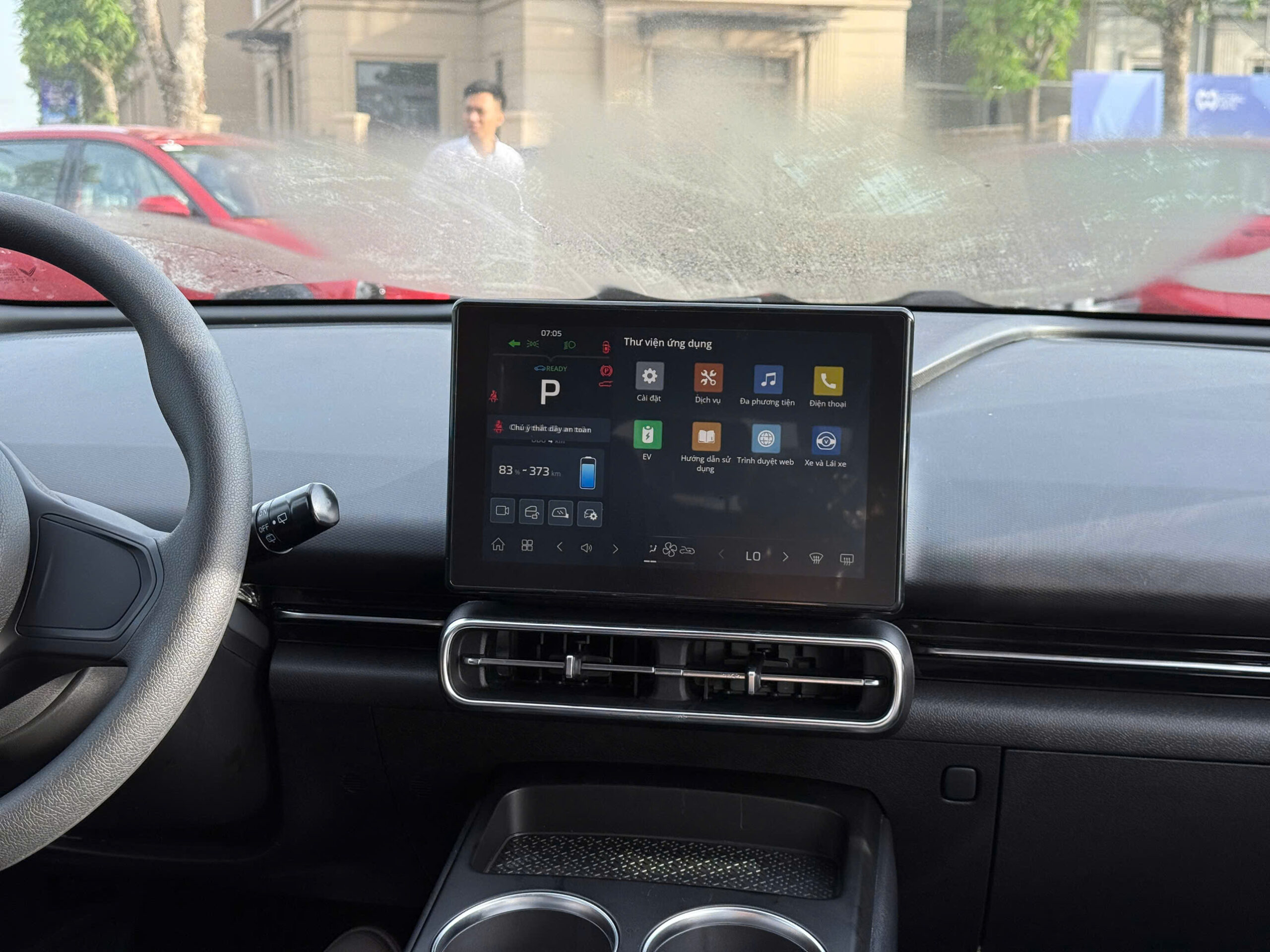 Màn hình giải trí VinFast Limo Green